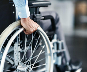 Хората с увреждания могат да кандидатстват за осигуряване на достъпна жилищна среда